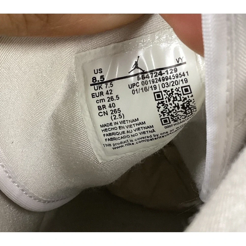 Air Jordan 1 Mid Triple Mens Sz 8.5 Triple White Athletic Sneakers 554724-129
